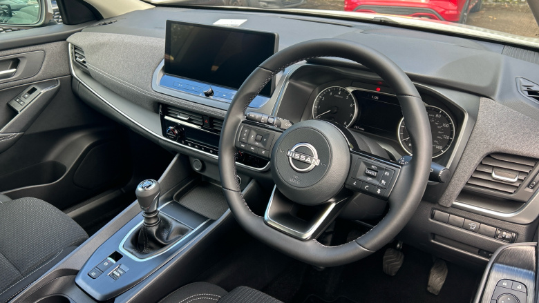 Nissan Qashqai 1.3 DiG-T MH Acenta Premium 5dr Petrol Hatchback